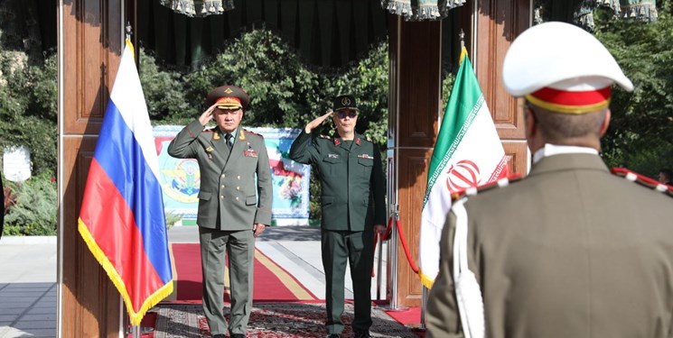 استقبال رسمی سرلشکر باقری از وزیر دفاع روسیه در تهران